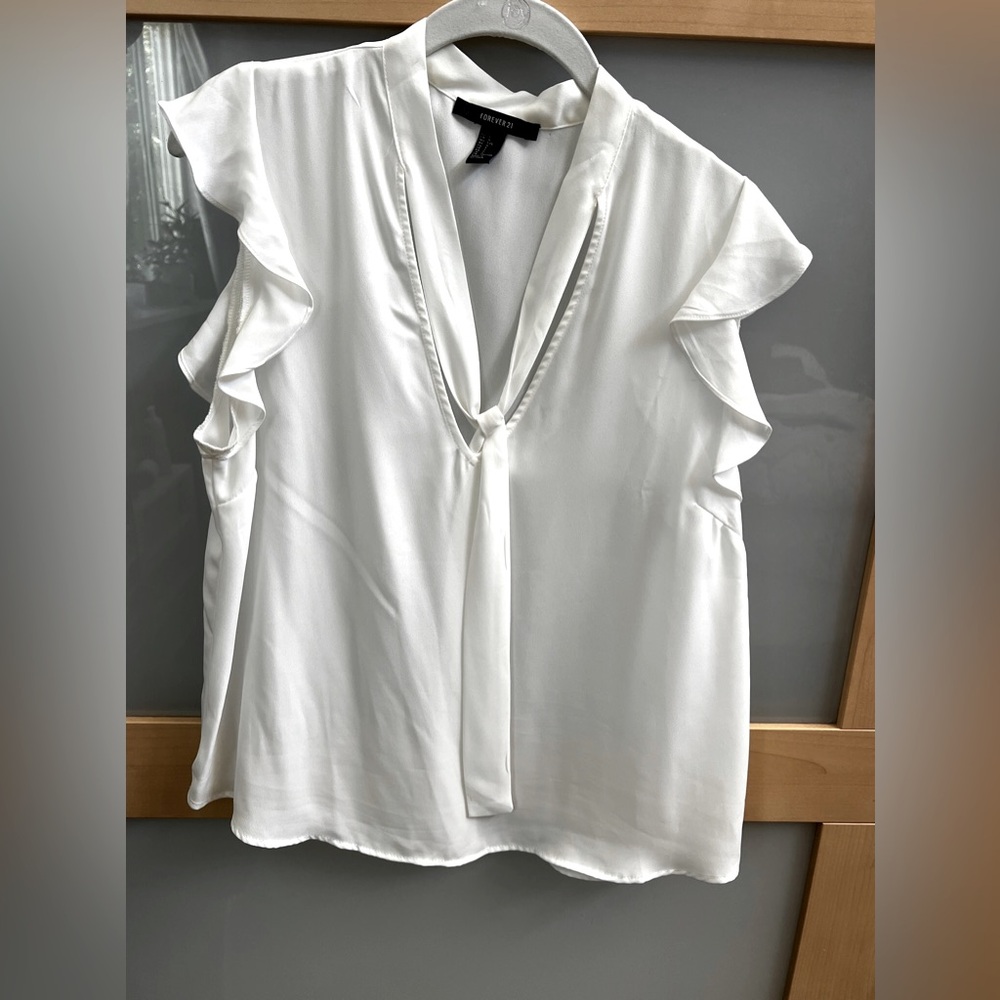 White short sleeve blouse